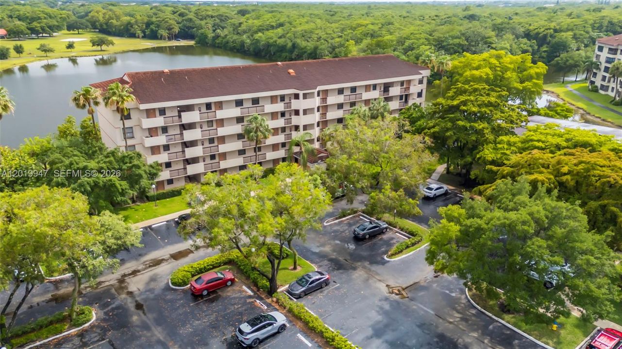 For Sale: $249,000 (2 beds, 2 baths, 1300 Square Feet)