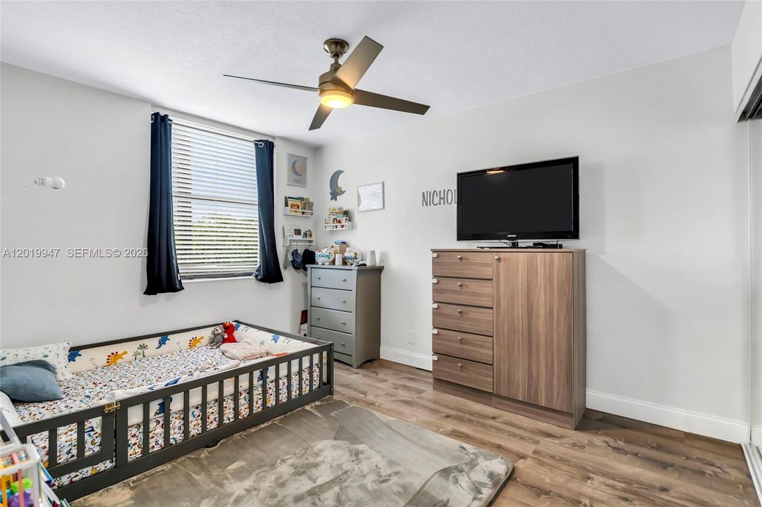 For Sale: $249,000 (2 beds, 2 baths, 1300 Square Feet)