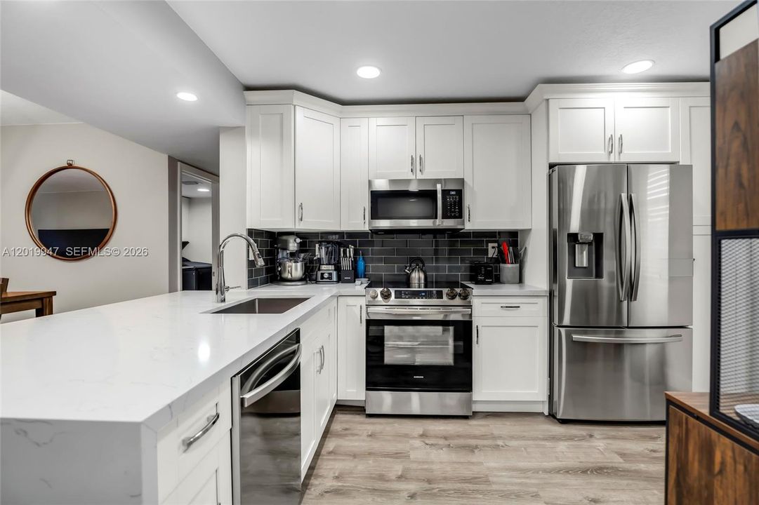 For Sale: $249,000 (2 beds, 2 baths, 1300 Square Feet)