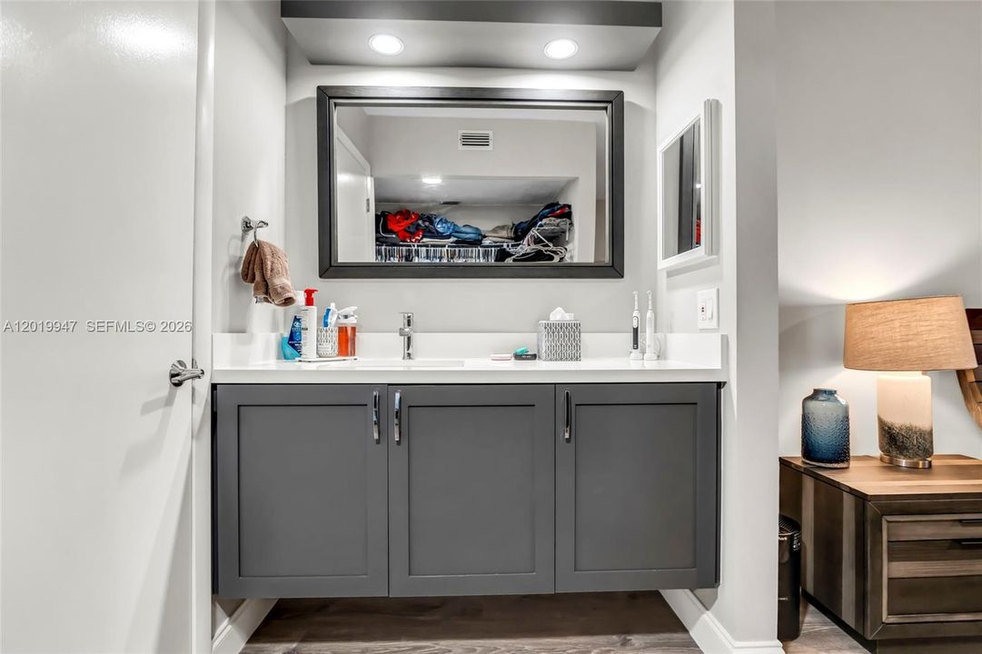 For Sale: $249,000 (2 beds, 2 baths, 1300 Square Feet)