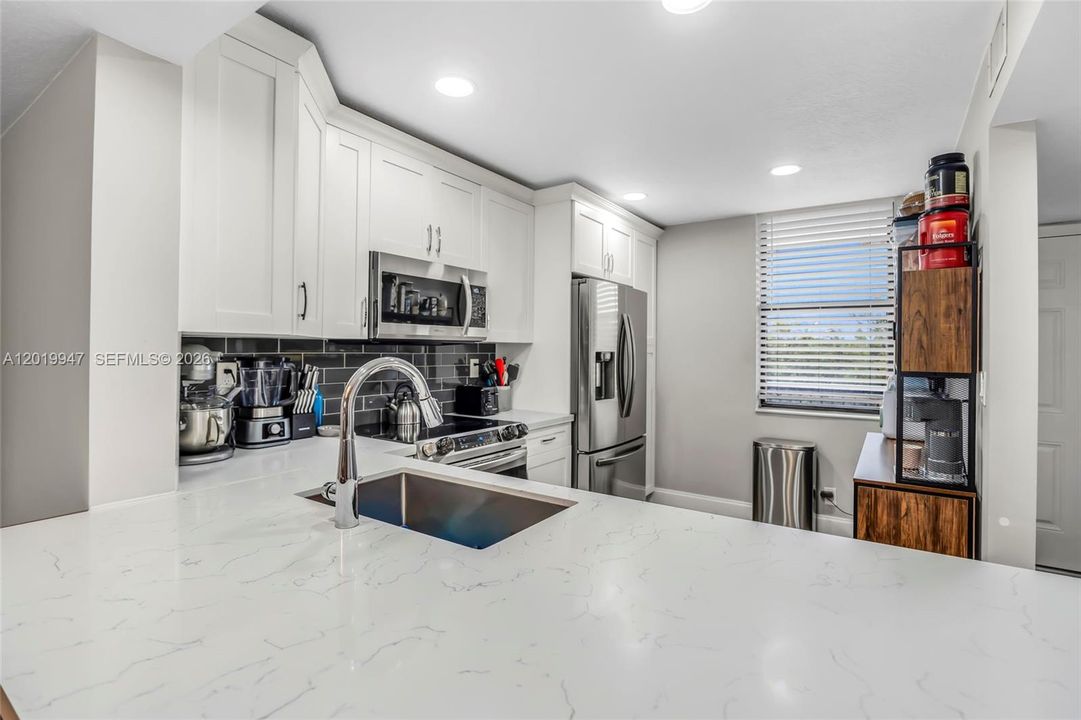For Sale: $249,000 (2 beds, 2 baths, 1300 Square Feet)