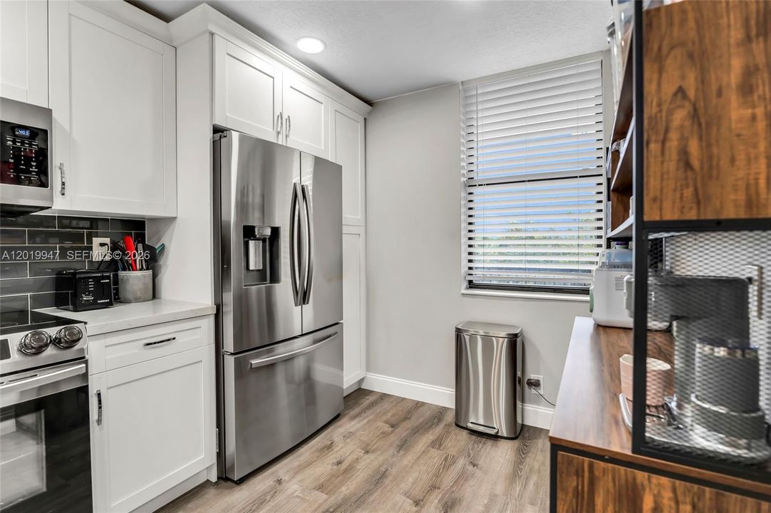 For Sale: $249,000 (2 beds, 2 baths, 1300 Square Feet)