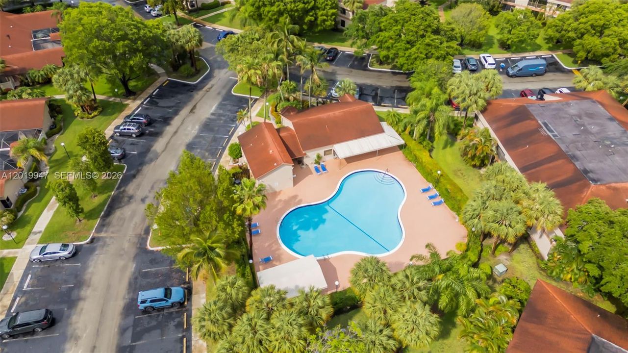 For Sale: $249,000 (2 beds, 2 baths, 1300 Square Feet)