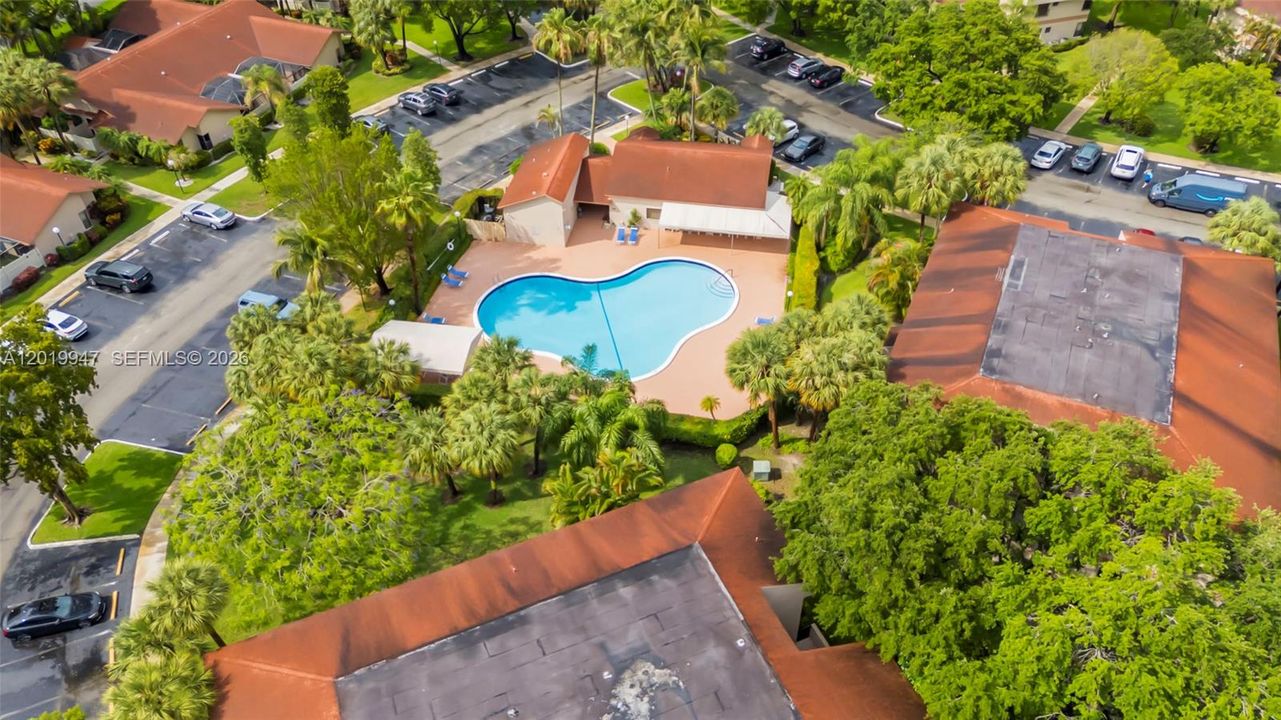 For Sale: $249,000 (2 beds, 2 baths, 1300 Square Feet)