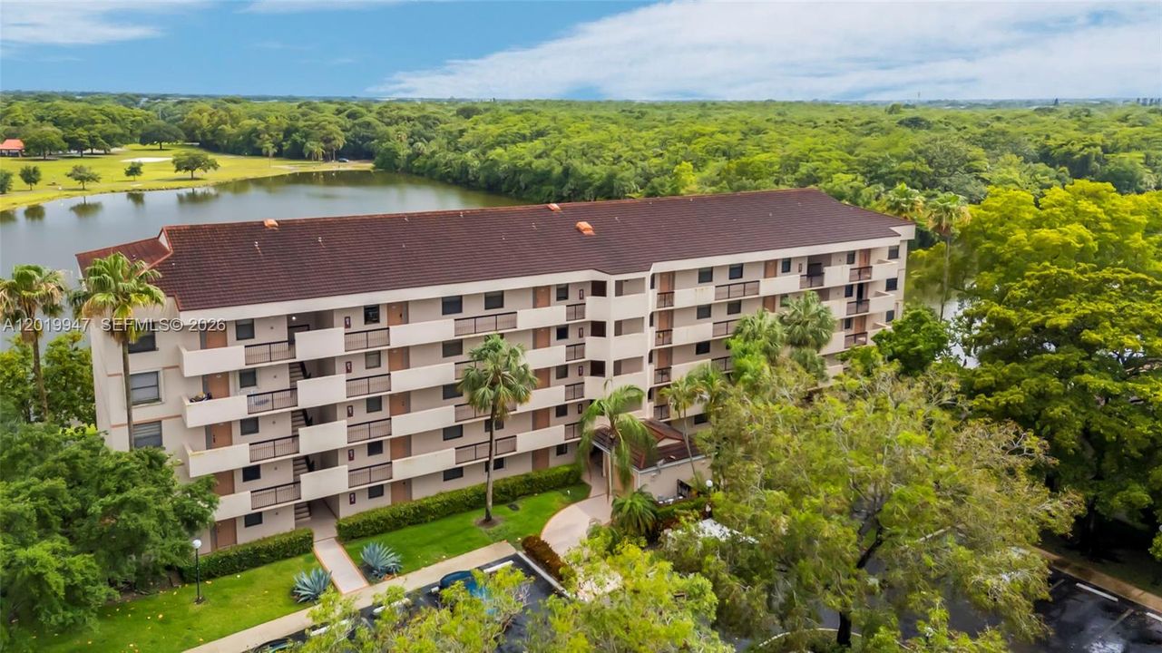 For Sale: $249,000 (2 beds, 2 baths, 1300 Square Feet)