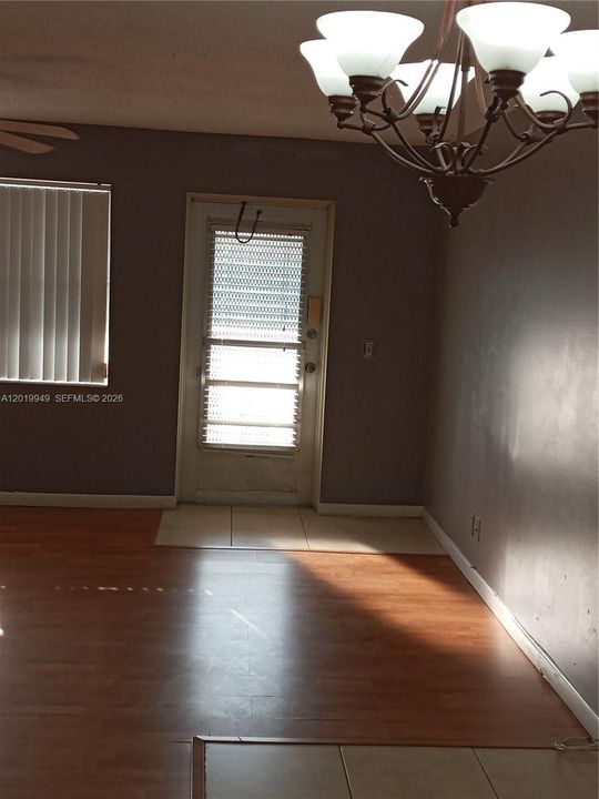 For Sale: $69,800 (1 beds, 1 baths, 702 Square Feet)