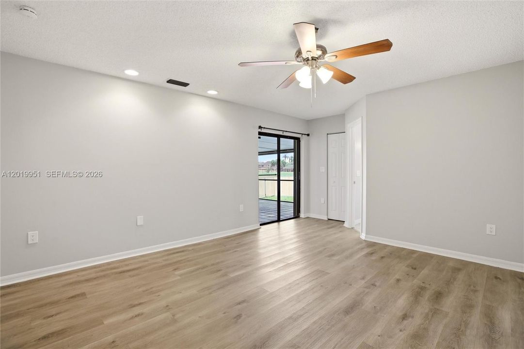 Active With Contract: $529,900 (2 beds, 2 baths, 1357 Square Feet)