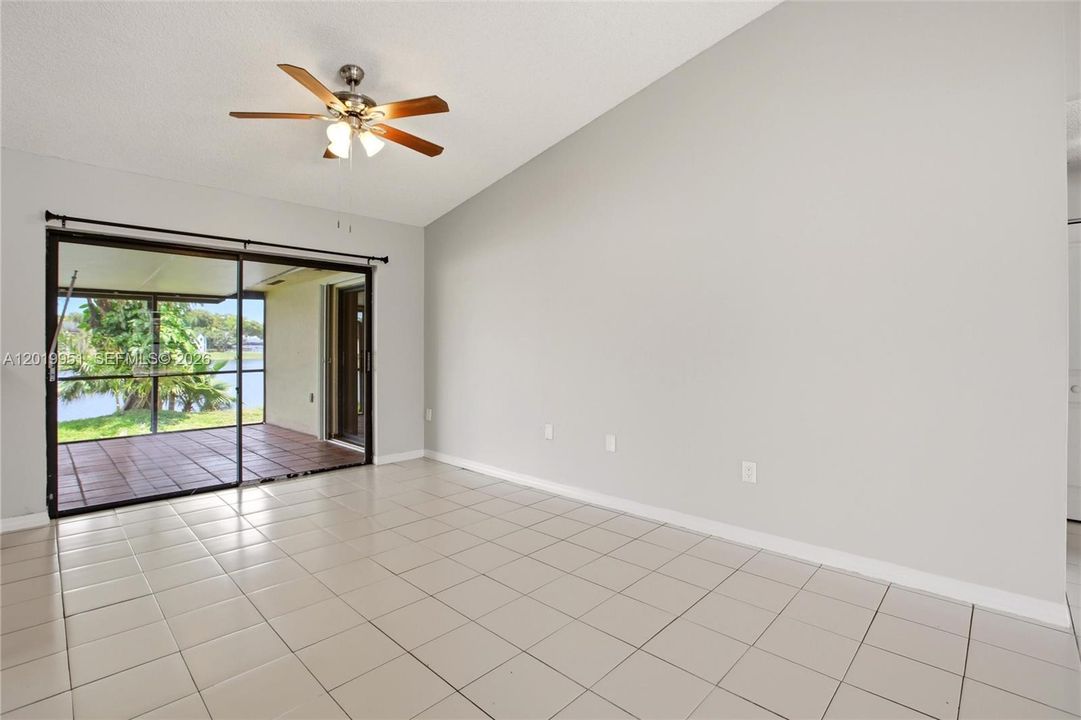 Active With Contract: $529,900 (2 beds, 2 baths, 1357 Square Feet)