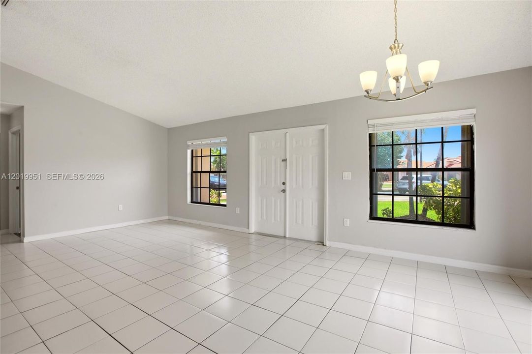 Active With Contract: $529,900 (2 beds, 2 baths, 1357 Square Feet)