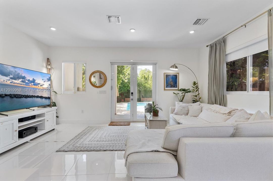 For Sale: $1,499,000 (3 beds, 2 baths, 2210 Square Feet)