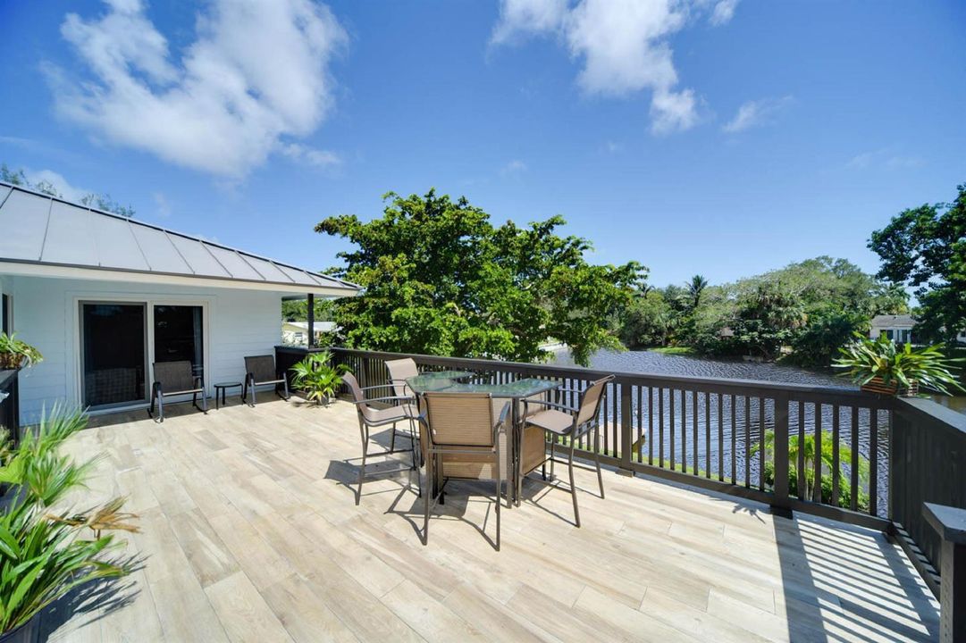 27 Back Patio - Upper Level