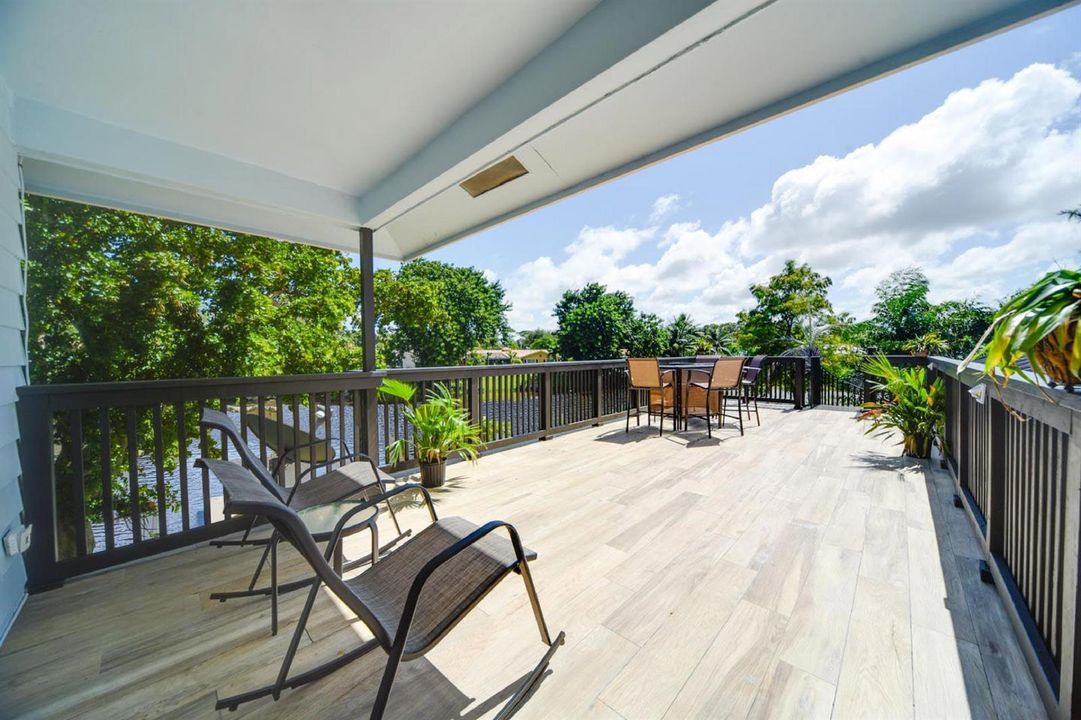 26 Back Patio - Upper Level