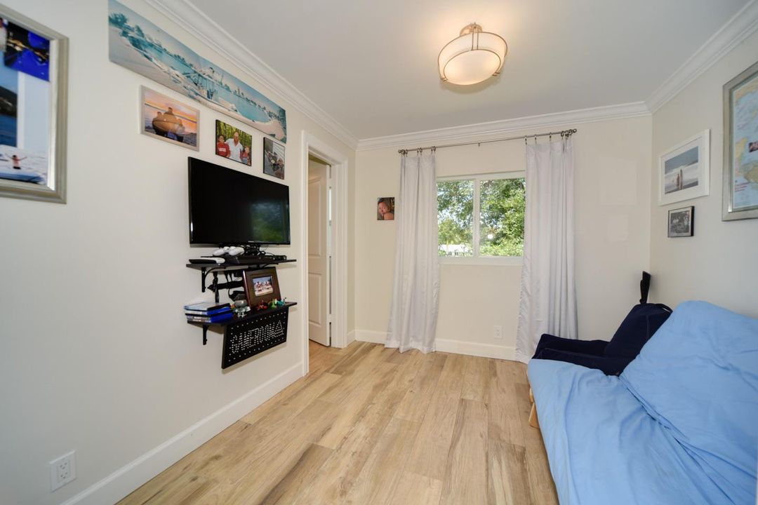25 Fifth Bedroom