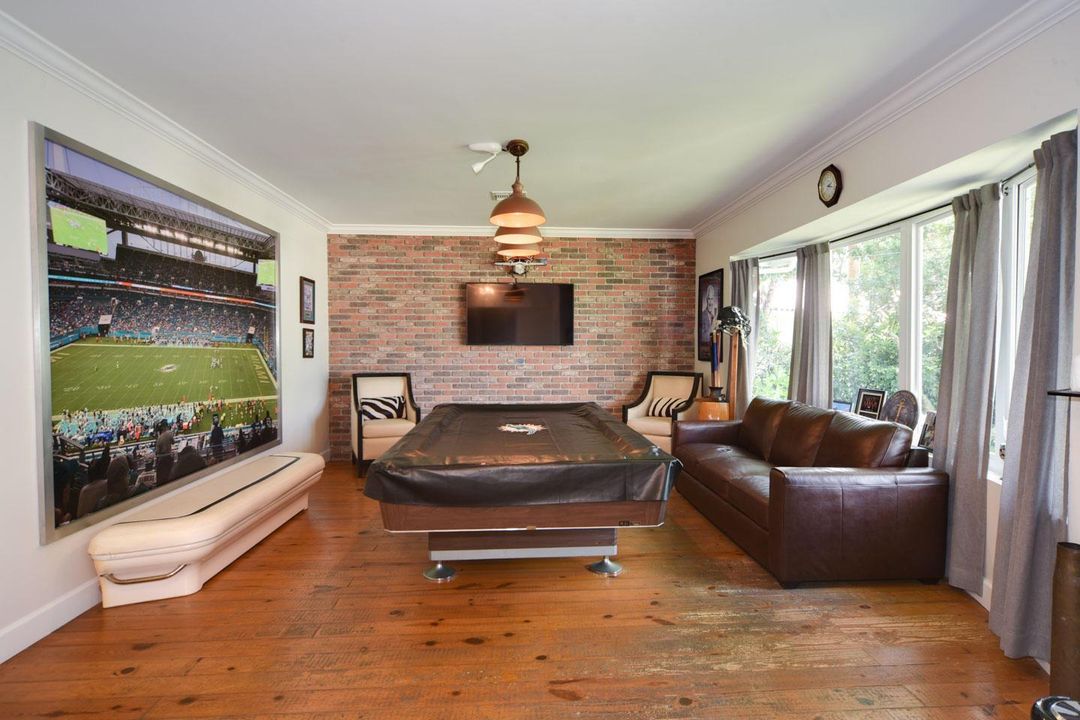 10 Game Room