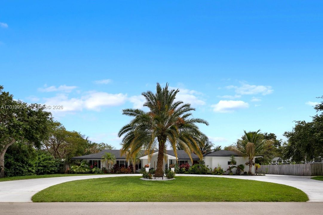 For Sale: $1,850,000 (5 beds, 3 baths, 3418 Square Feet)