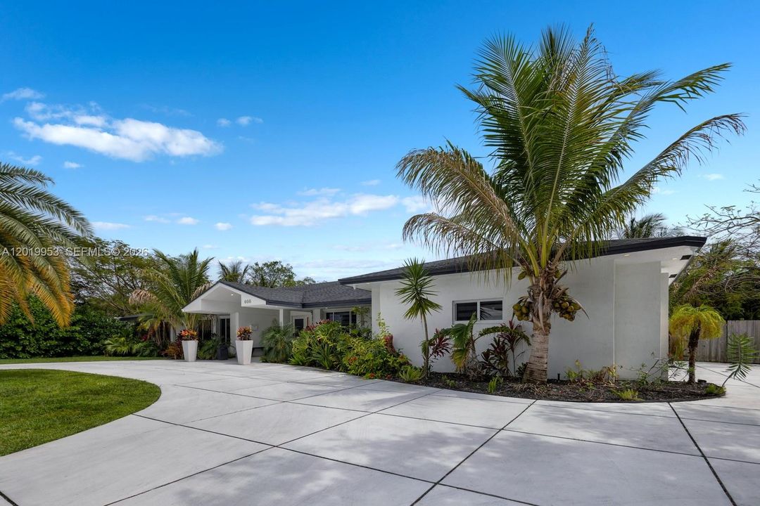 For Sale: $1,850,000 (5 beds, 3 baths, 3418 Square Feet)
