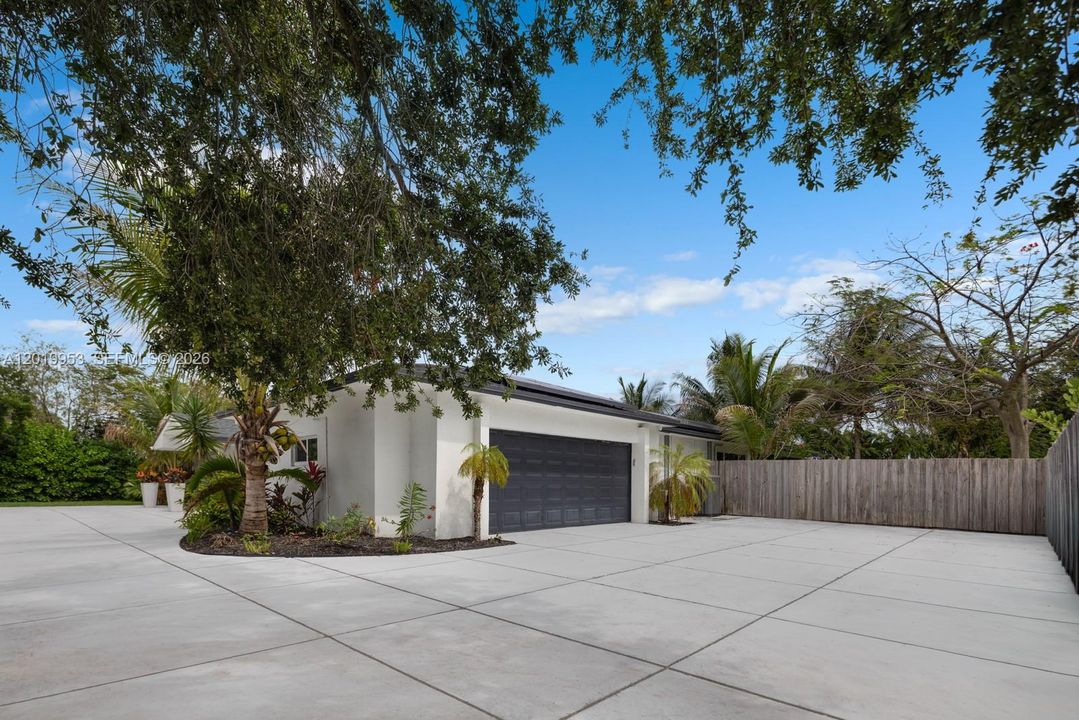 For Sale: $1,850,000 (5 beds, 3 baths, 3418 Square Feet)