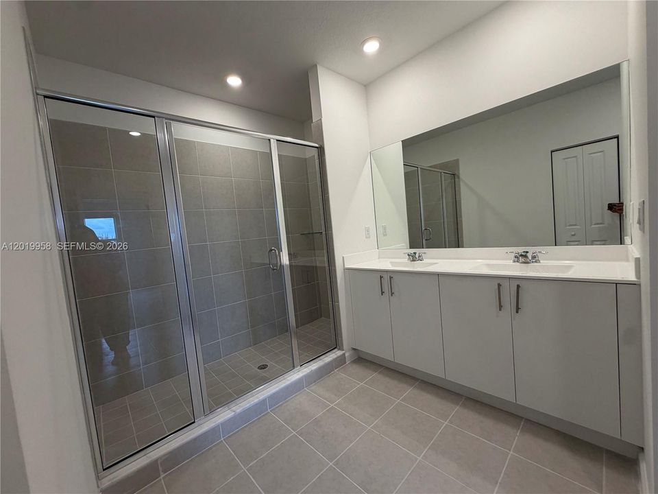 For Rent: $3,600 (3 beds, 2 baths, 0 Square Feet)