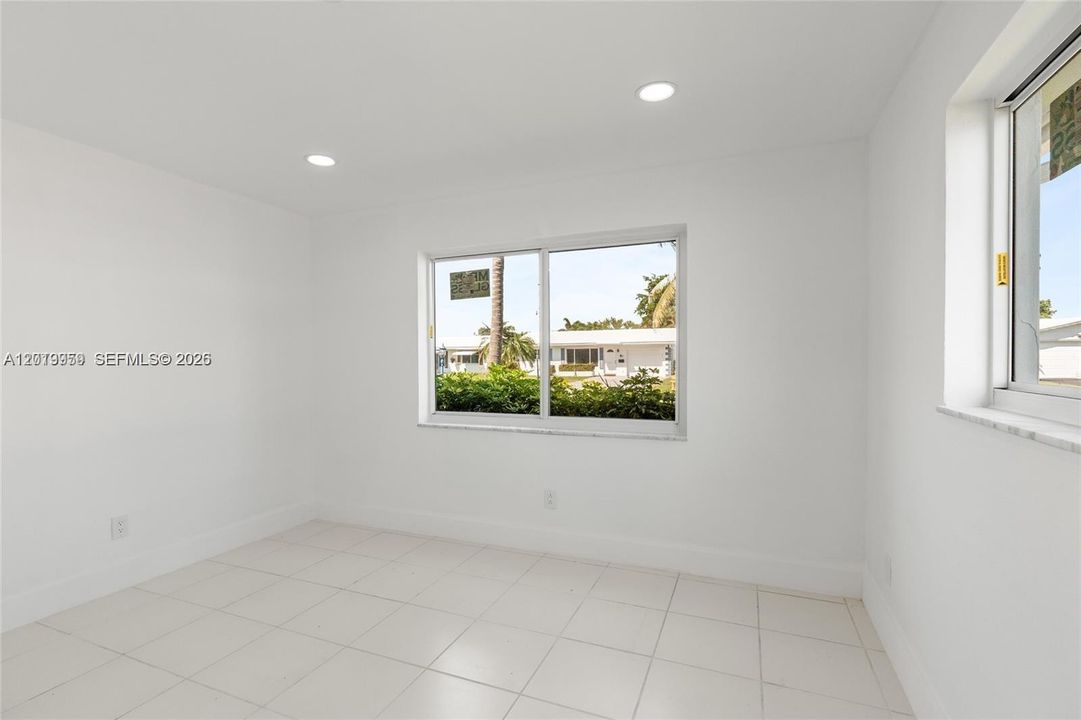 В аренду: $2,250 (2 спален, 2 ванн, 1331 Квадратных фут)