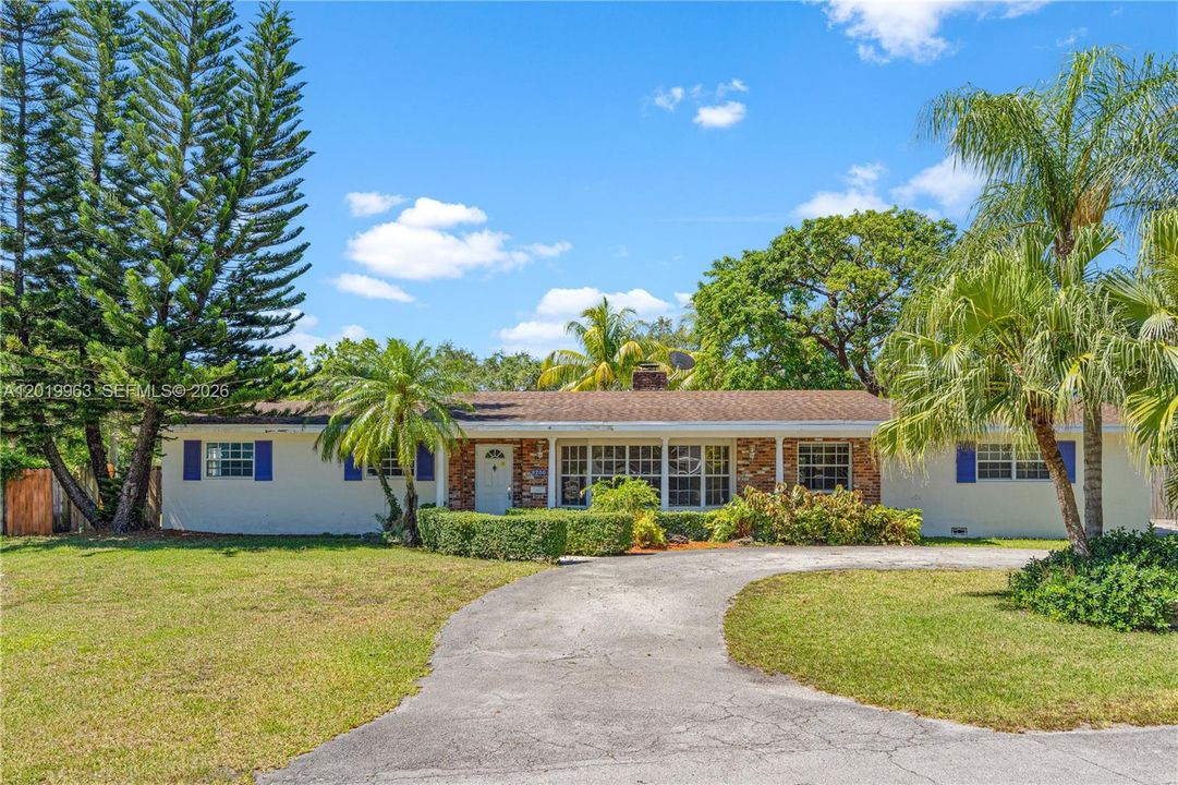 Activo con contrato: $946,000 (3 camas, 2 baños, 1860 Pies cuadrados)