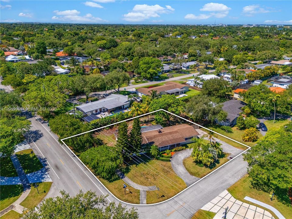 Activo con contrato: $946,000 (3 camas, 2 baños, 1860 Pies cuadrados)