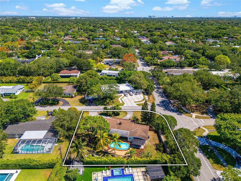 Activo con contrato: $946,000 (3 camas, 2 baños, 1860 Pies cuadrados)