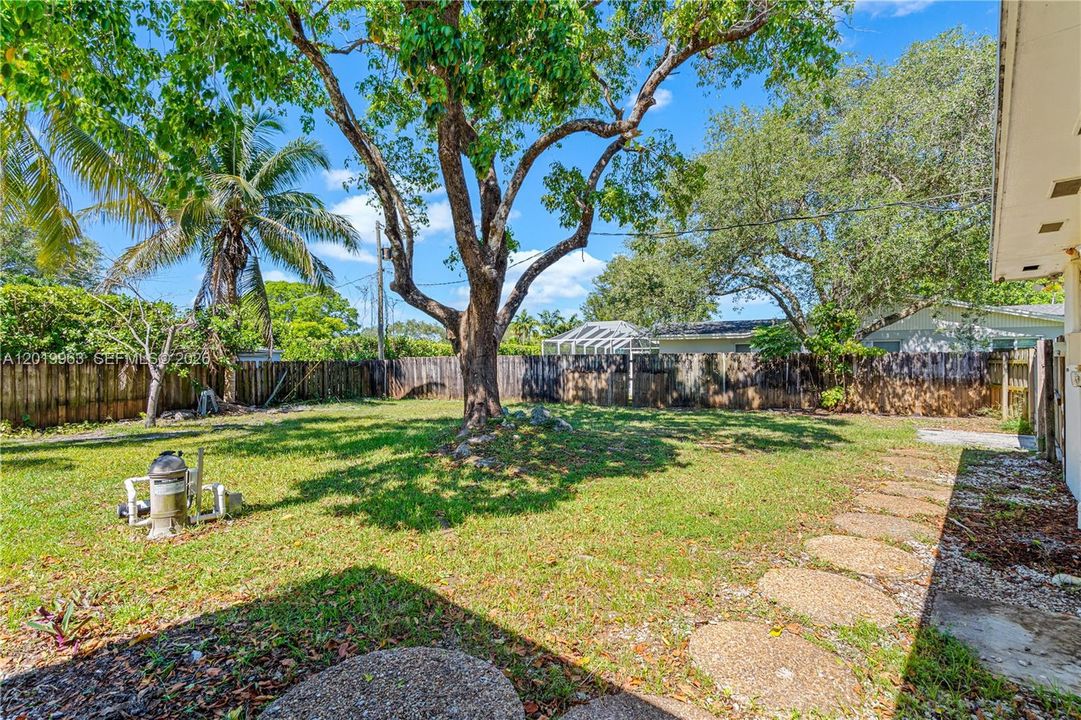 Activo con contrato: $946,000 (3 camas, 2 baños, 1860 Pies cuadrados)