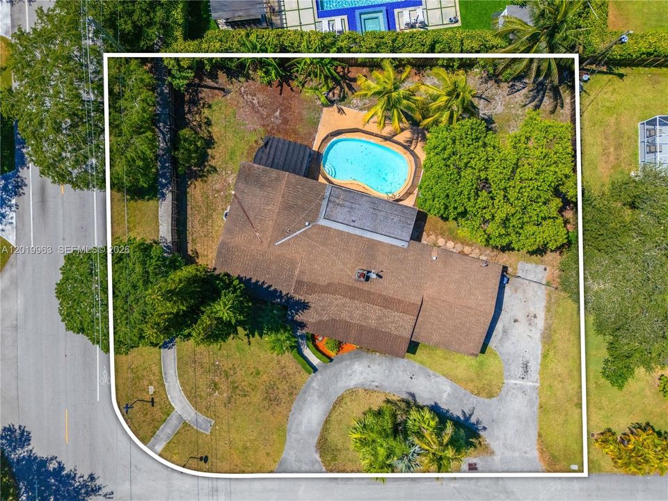 Activo con contrato: $946,000 (3 camas, 2 baños, 1860 Pies cuadrados)