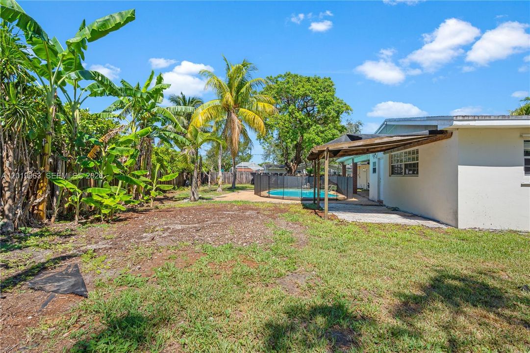 Activo con contrato: $946,000 (3 camas, 2 baños, 1860 Pies cuadrados)