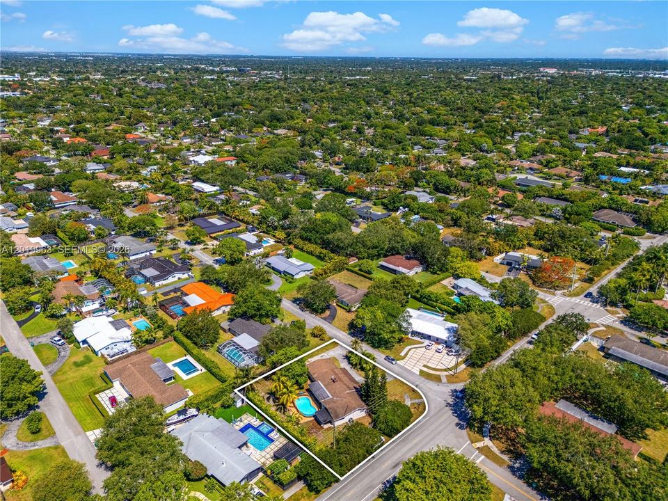 Activo con contrato: $946,000 (3 camas, 2 baños, 1860 Pies cuadrados)