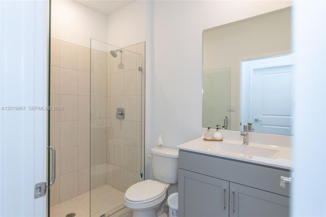 En Renta: $4,450 (4 camas, 3 baños, 1938 Pies cuadrados)