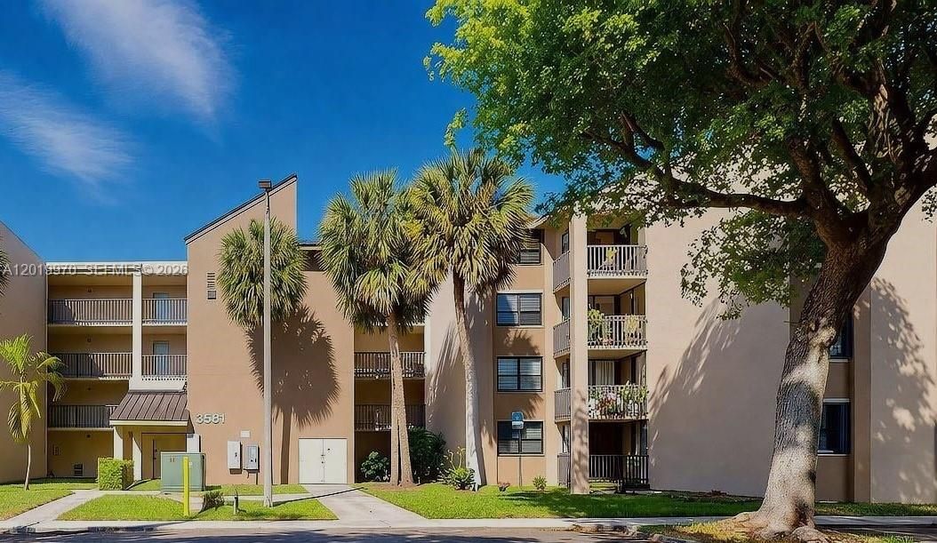 For Sale: $257,000 (2 beds, 1 baths, 760 Square Feet)