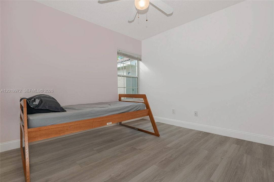 For Sale: $549,900 (3 beds, 2 baths, 1246 Square Feet)