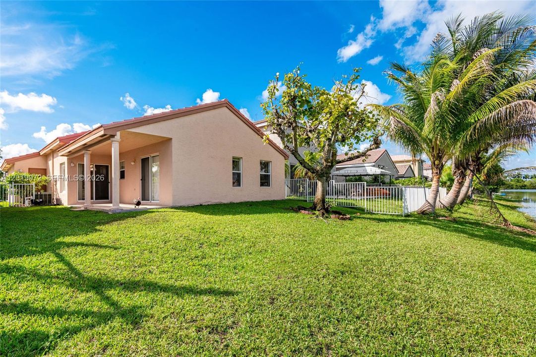 For Sale: $549,900 (3 beds, 2 baths, 1246 Square Feet)