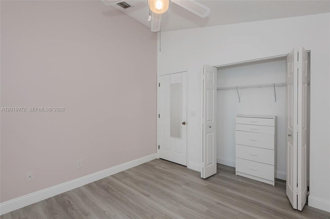 For Sale: $549,900 (3 beds, 2 baths, 1246 Square Feet)