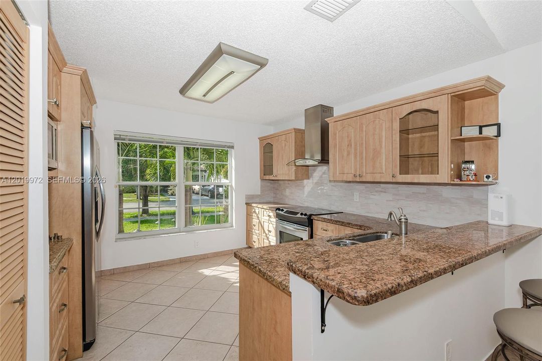 For Sale: $549,900 (3 beds, 2 baths, 1246 Square Feet)