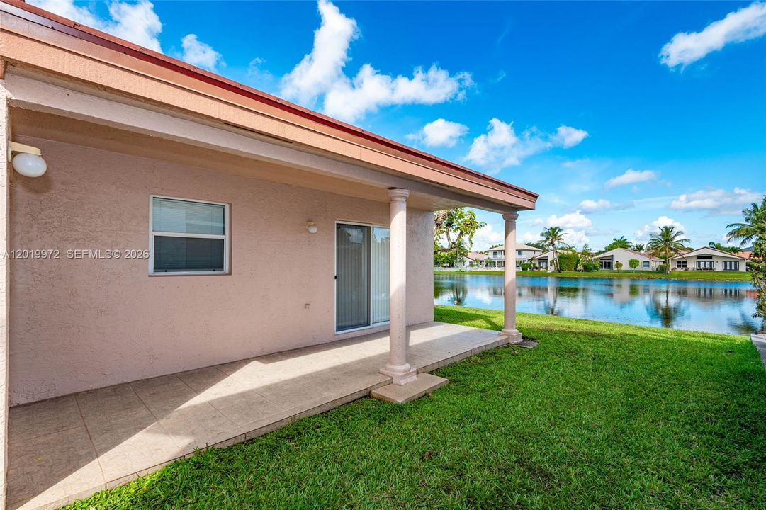 For Sale: $549,900 (3 beds, 2 baths, 1246 Square Feet)