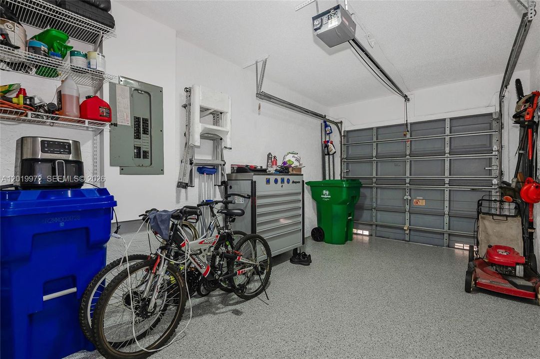 For Sale: $549,900 (3 beds, 2 baths, 1246 Square Feet)