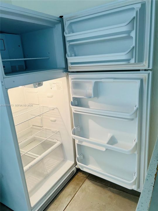 Active With Contract: $1,200 (0 beds, 1 baths, 285 Square Feet)
