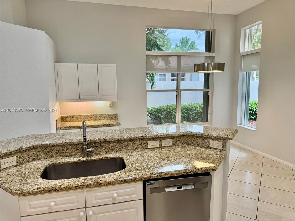 For Rent: $6,400 (3 beds, 3 baths, 2446 Square Feet)