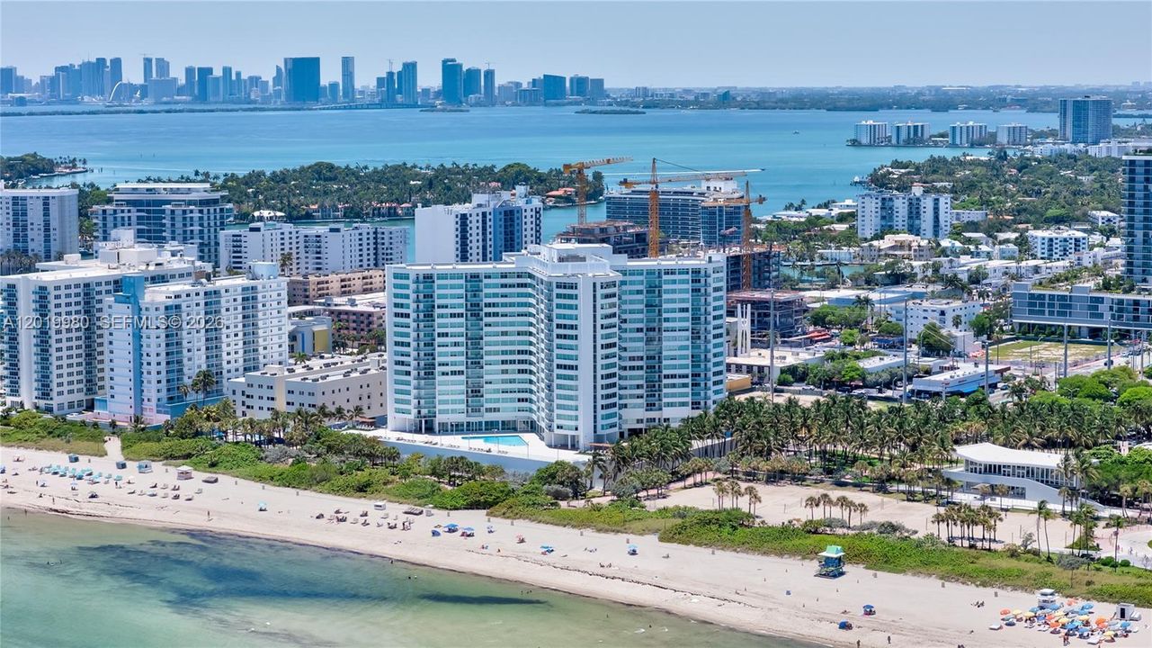 For Sale: $479,000 (1 beds, 2 baths, 1010 Square Feet)