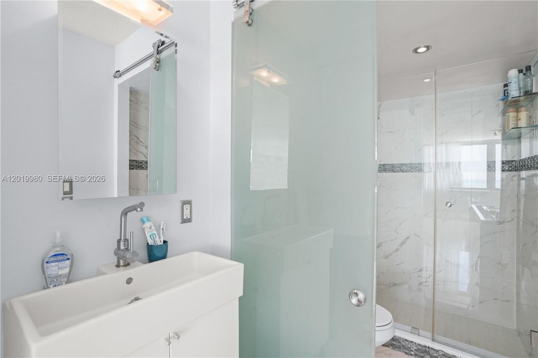 For Sale: $479,000 (1 beds, 2 baths, 1010 Square Feet)