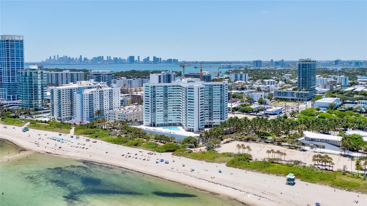 For Sale: $479,000 (1 beds, 2 baths, 1010 Square Feet)