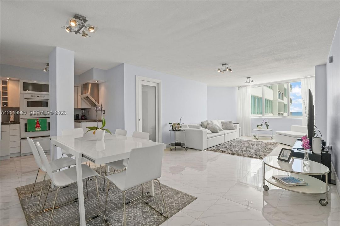 For Sale: $479,000 (1 beds, 2 baths, 1010 Square Feet)