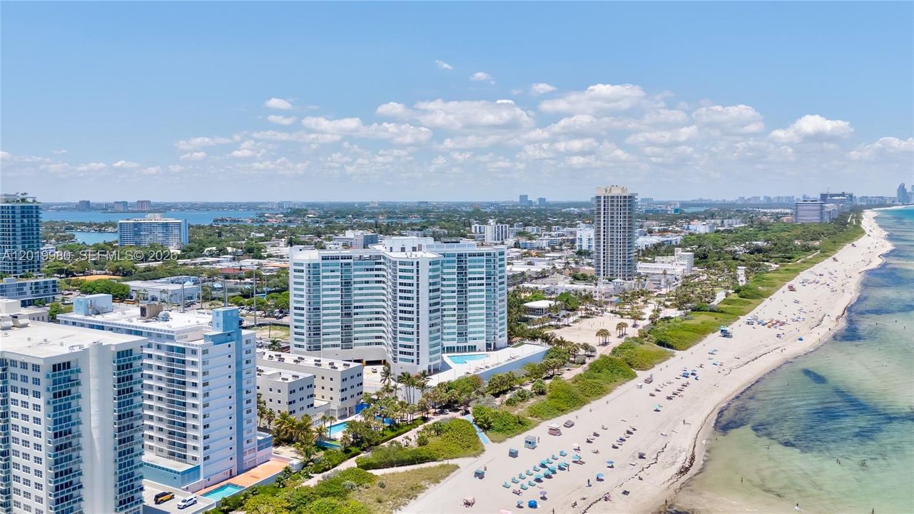 For Sale: $479,000 (1 beds, 2 baths, 1010 Square Feet)