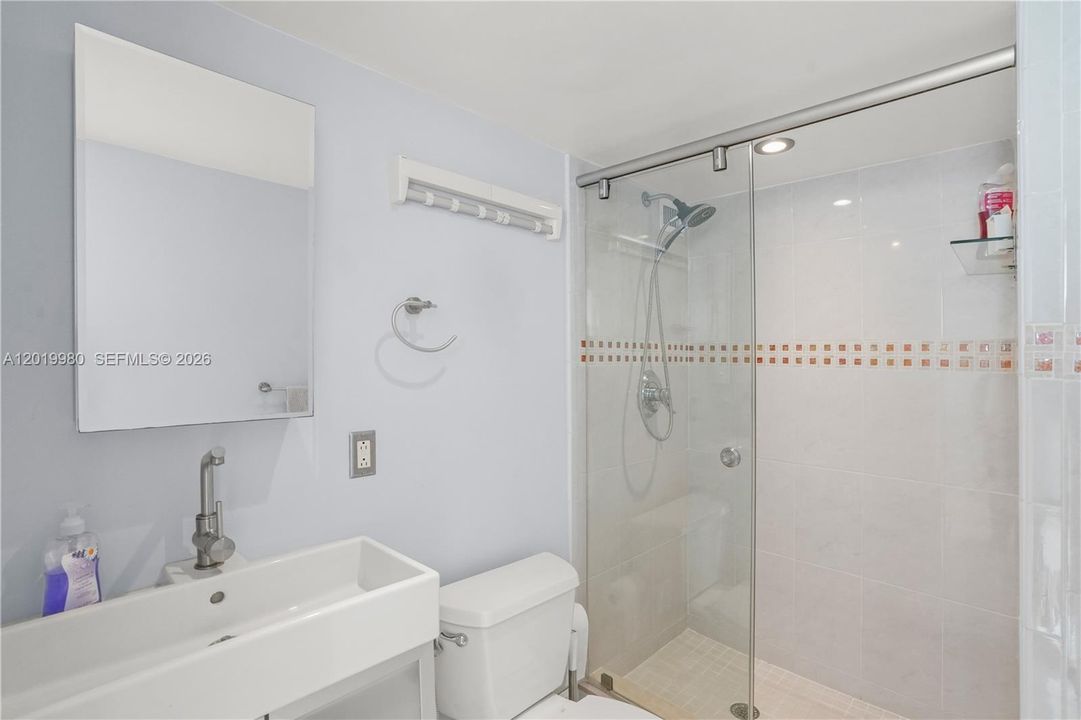 For Sale: $479,000 (1 beds, 2 baths, 1010 Square Feet)
