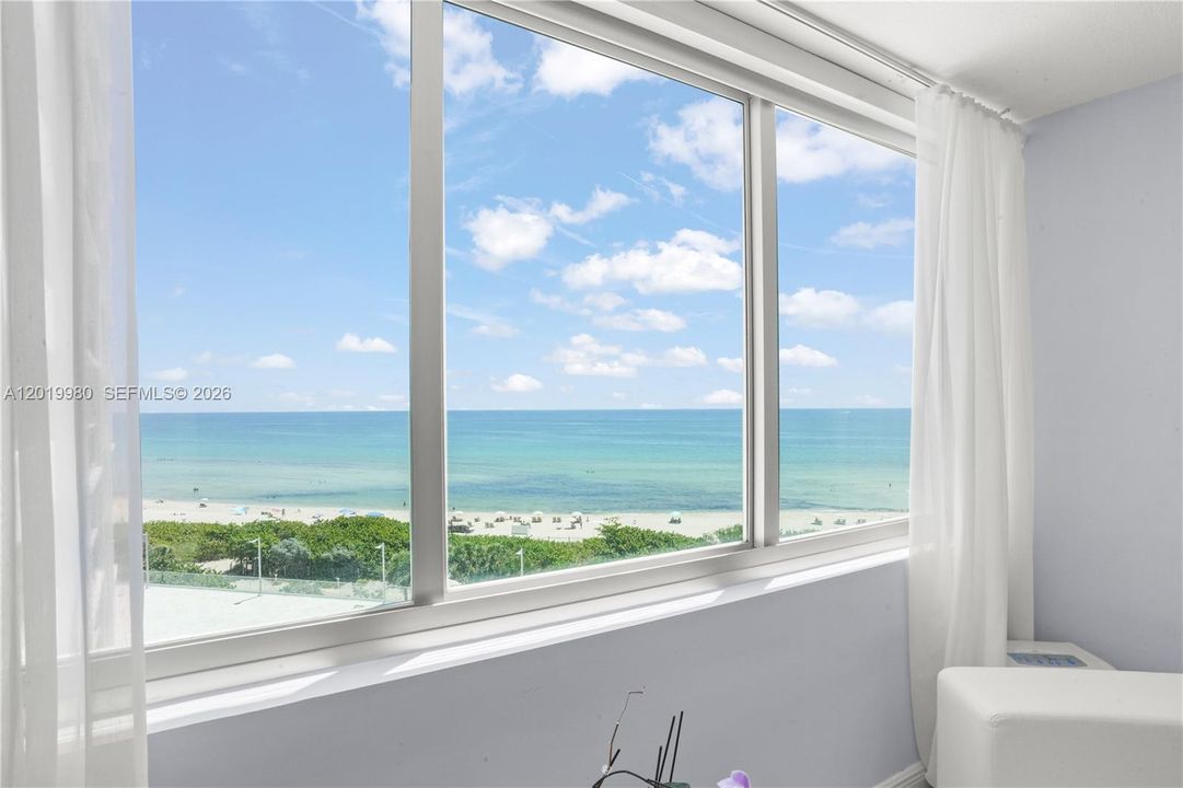 For Sale: $479,000 (1 beds, 2 baths, 1010 Square Feet)