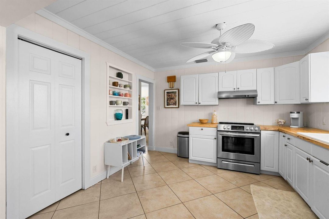 23-web-or-mls-A7406357