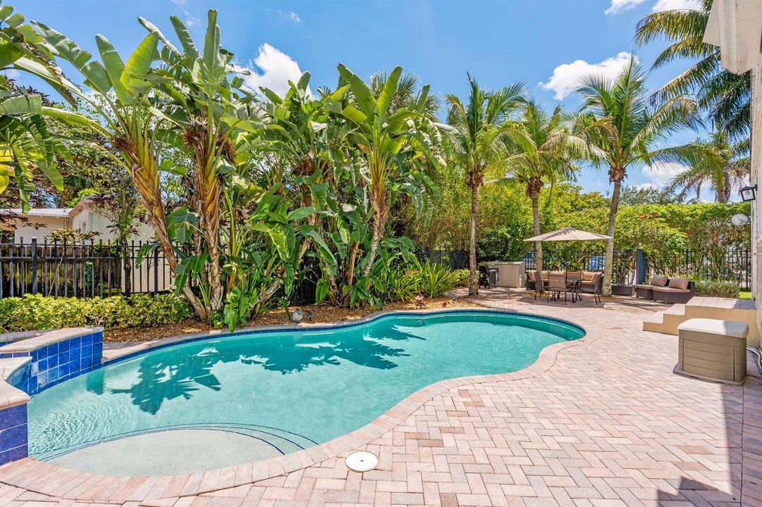 12-web-or-mls-A7406296