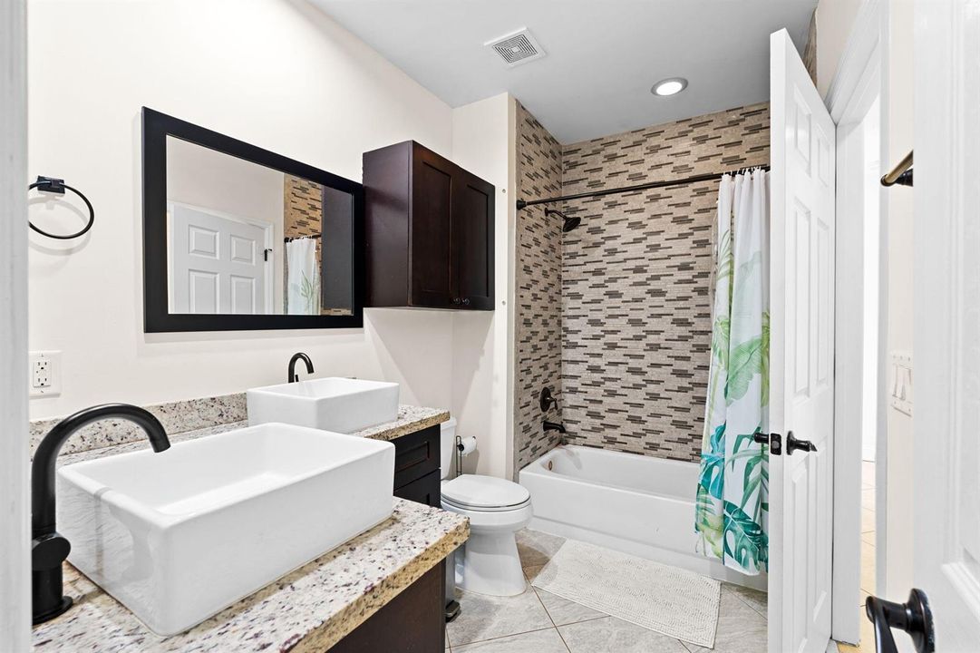 32-web-or-mls-A7406378